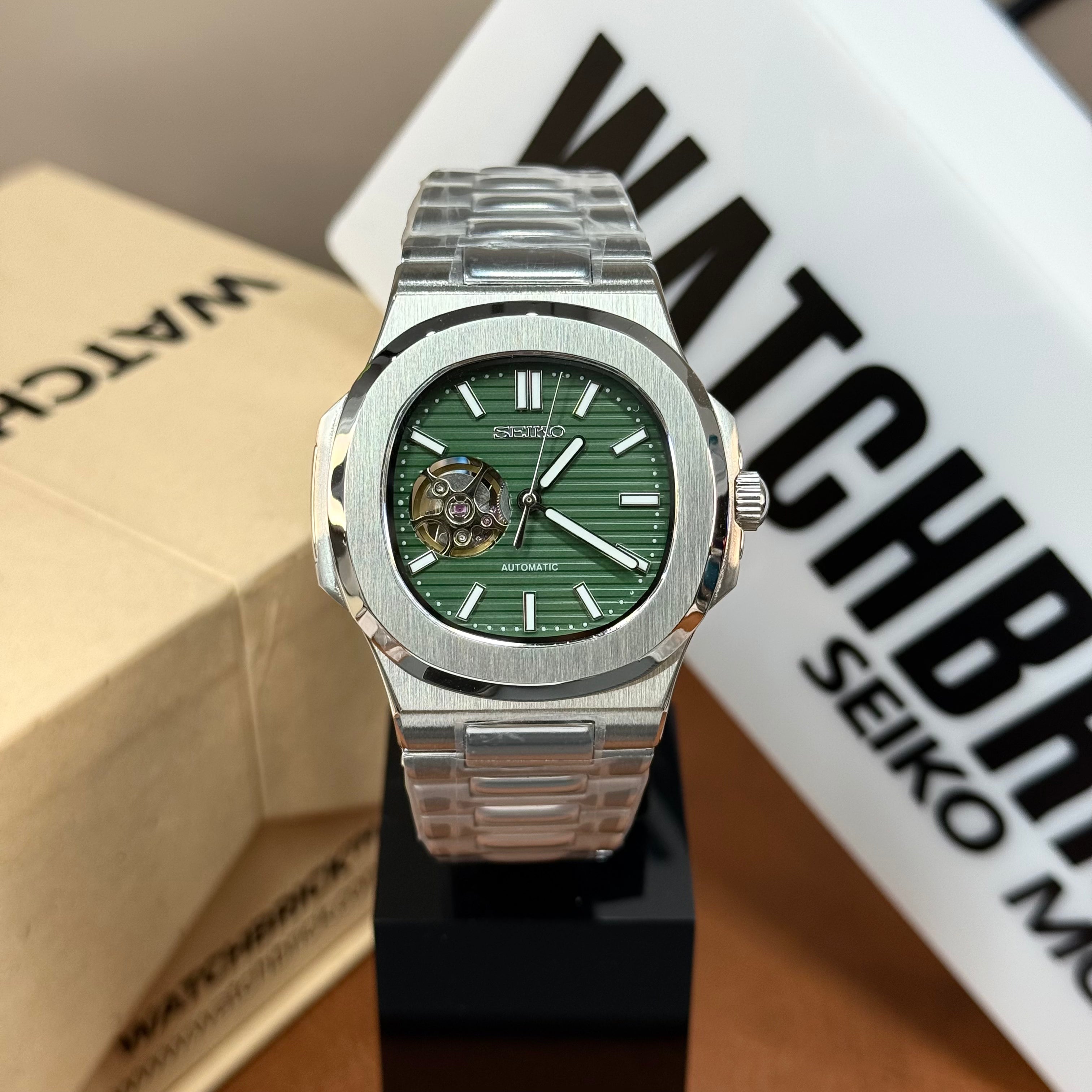 NAUTIKO | Emerald Open-Heart Date