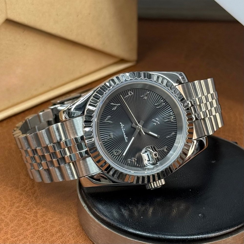 CLASSIC | Black Arab Dial NH35 - WATCH MODS