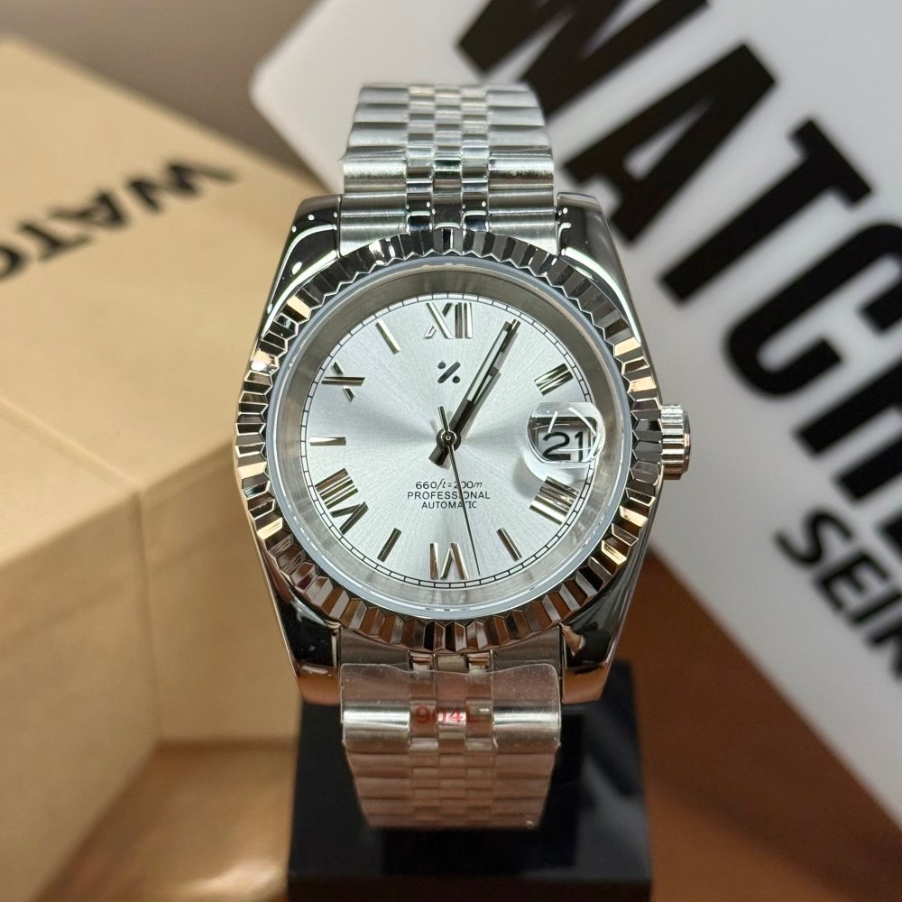 CLASSIC | Silver Roman Dial NH35 - WATCH MODS