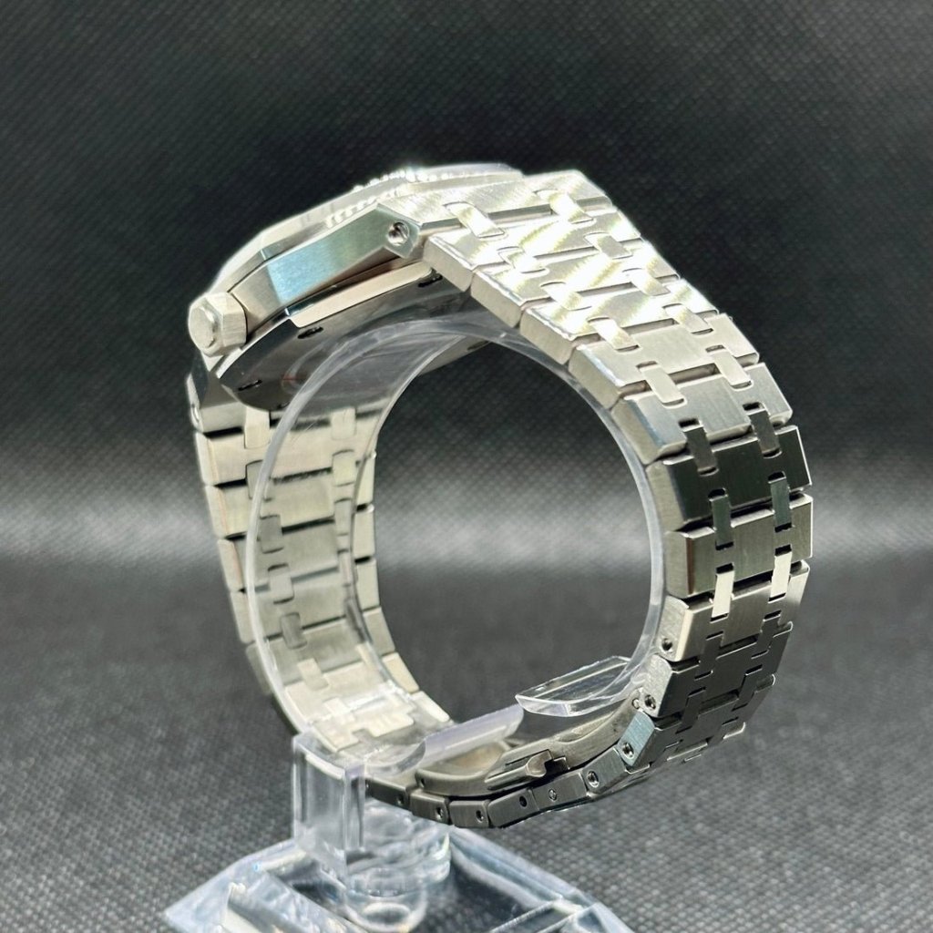 Monochrome Oak – NH35 Royal Oak Seiko Mod - WATCHBRICK