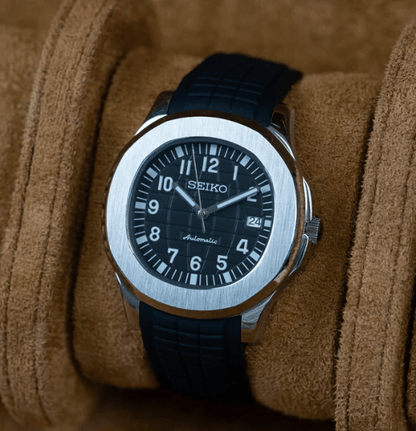 Shadow Aquanaut – Stealth Black NH35 Mod - WATCHBRICK