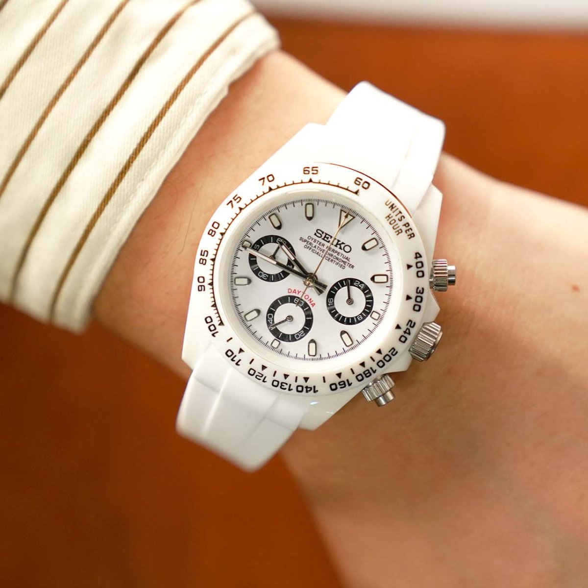VK63 Chrono – White Ghost Jelly - WATCHBRICK