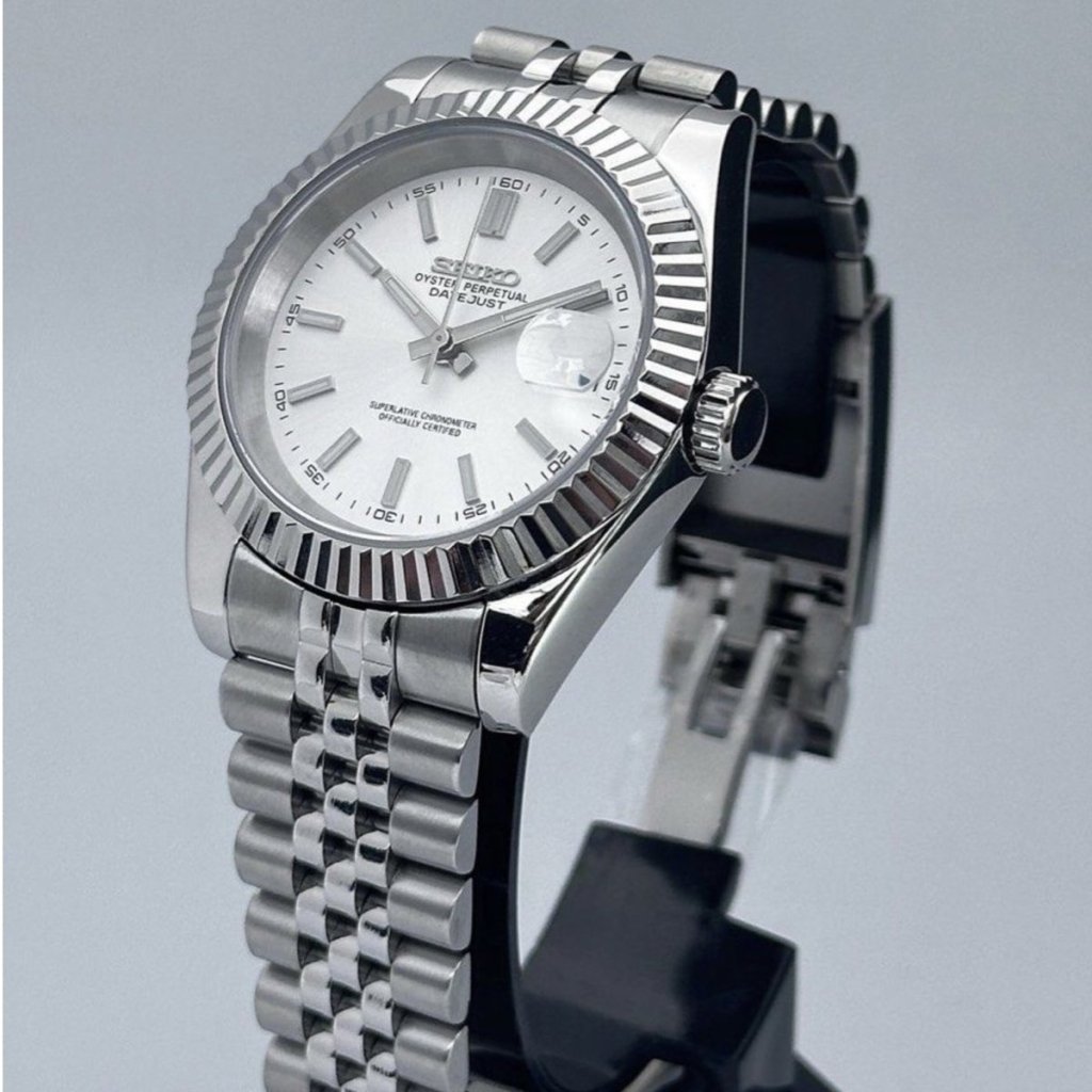 White Wave – Diver Dial NH35 Seiko Mod - WATCHBRICK