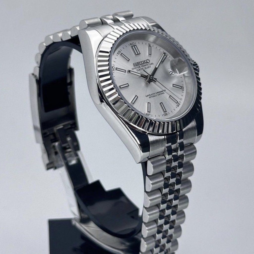 White Wave – Diver Dial NH35 Seiko Mod - WATCHBRICK